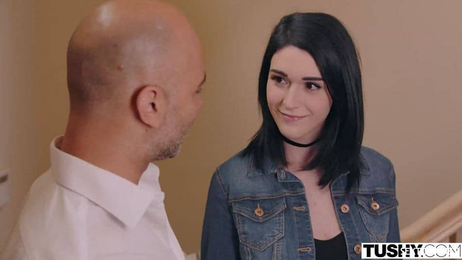 Em sinh viên Ivy và ông bạn của bố